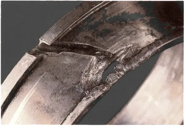 Inner ring removed by flame cutting: the shaft got a raised high spot and a cut groove.